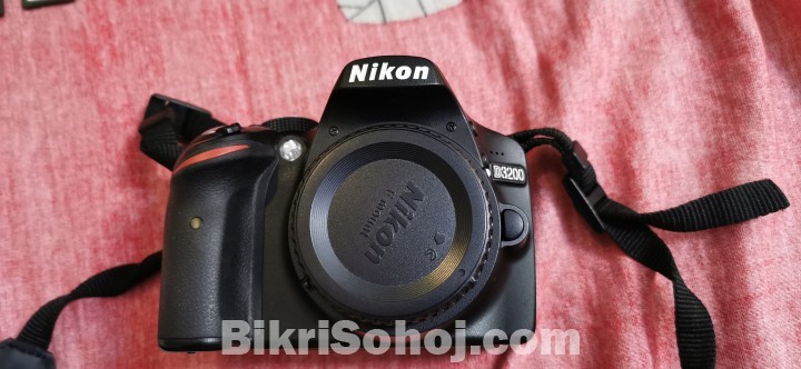 Nikon D 3200